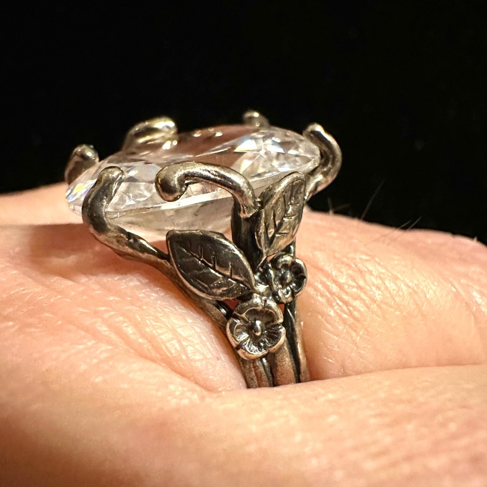 Israel 925‎ Sterling Silver & Crystal Ring Brutalist Floral Setting Sz 7.75 - Picture 3 of 10